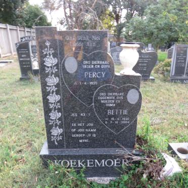 KOEKEMOER Percy 1925- &amp; Bettie 1931-2004