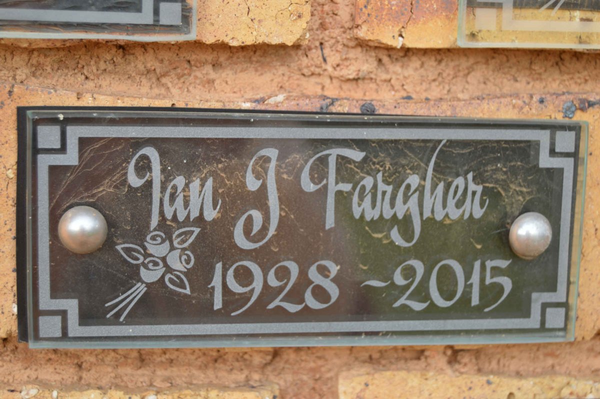 FARGHER Ian J. 1928-2015