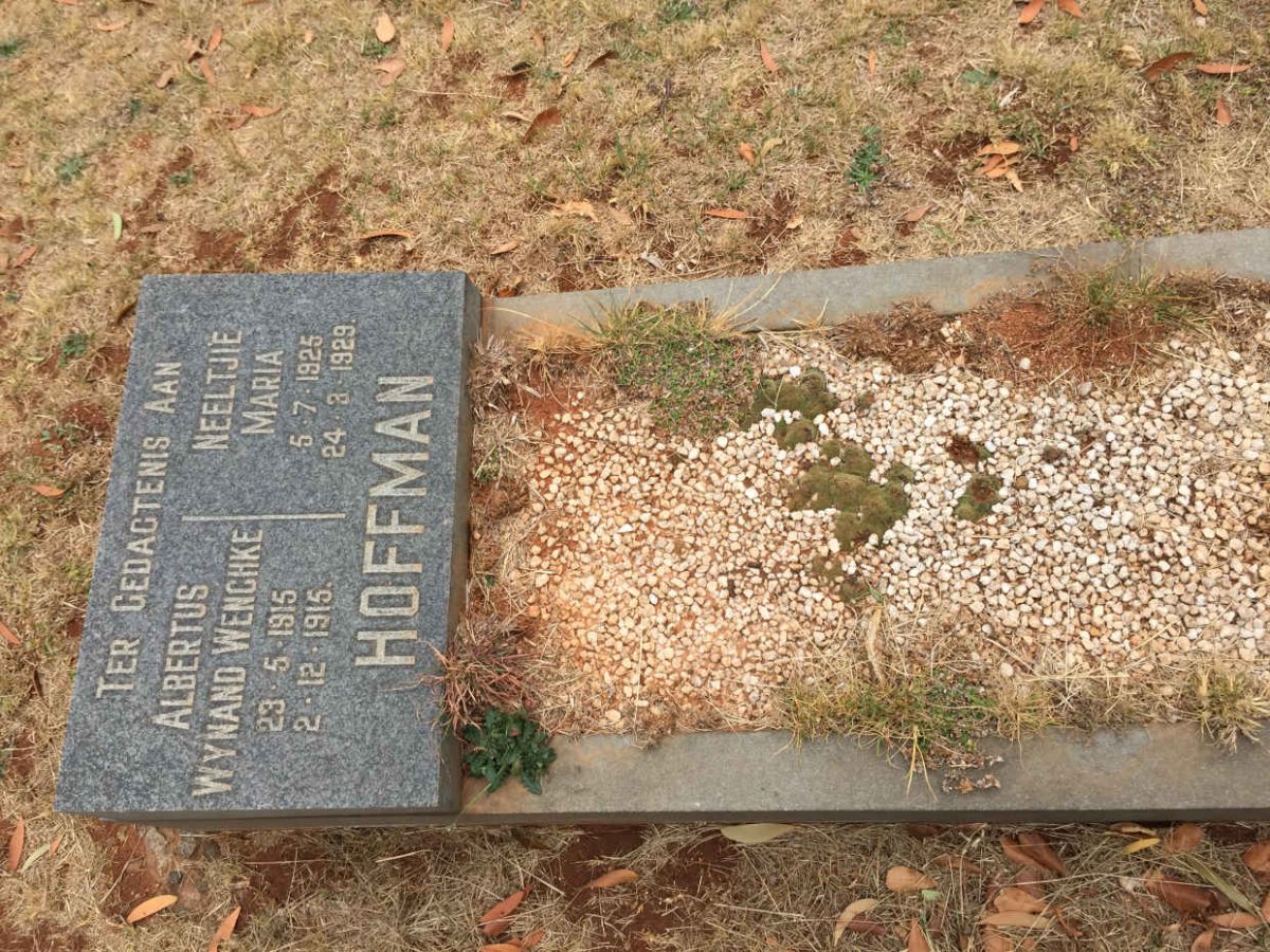 HOFFMAN Albertus Wynand Wenchke 1915-1915 :: HOFFMAN Neeltjie Maria 1925-1929