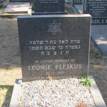 PLESKUS Leonie -1987