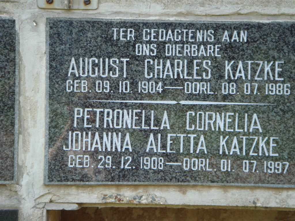 KATZKE August Charles 1904-1986 &amp; Petronella Cornelia Johanna Aletta 1908-1997