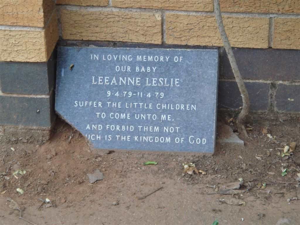 LESLIE Leeanne 1979-1979