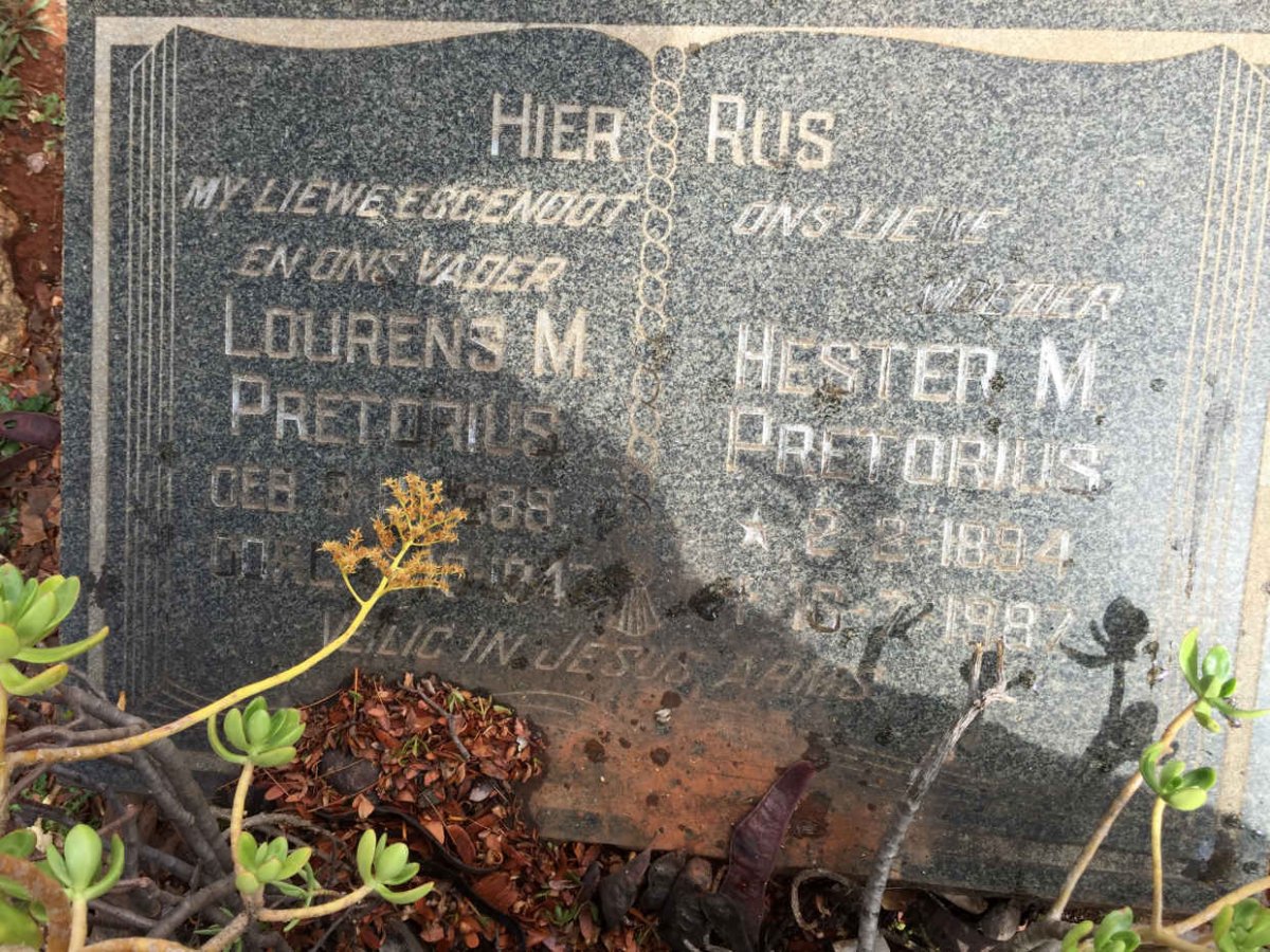 PRETORIUS Lourens M. 1888-1947 &amp; Hester M. 1894-1987
