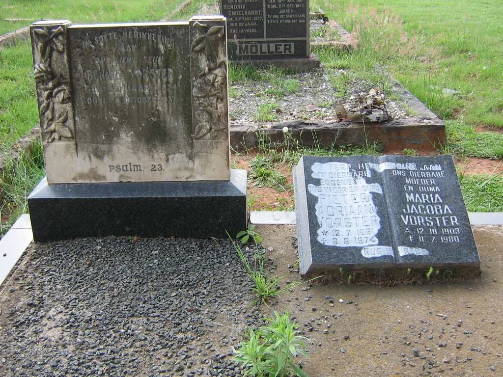 VORSTER Pieter Adriaan 1891-1974 &amp; Maria Jacoba 1903-1980 :: VORSTER Bennie 1924-1937