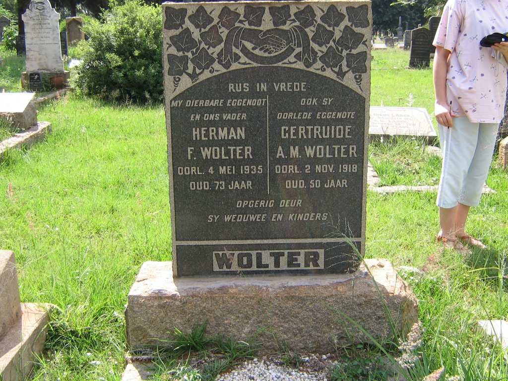 WOLTER Herman F. -1935 &amp; Gertruide A.M. -1918