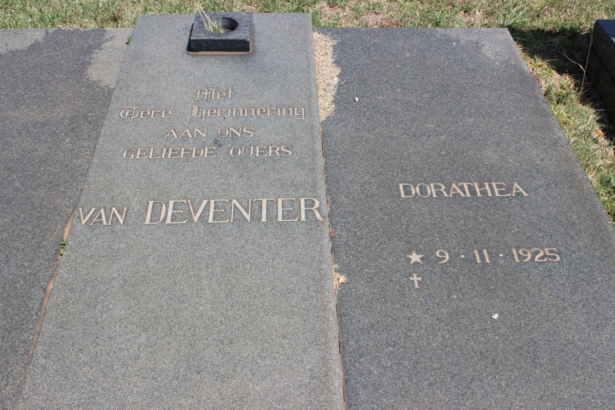 DEVENTER  Dorathea, van 1925- 
