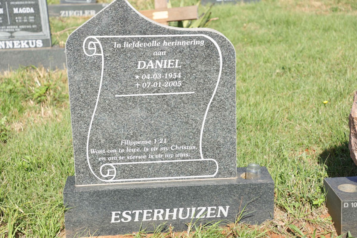 ESTERHUIZEN Daniel 1954-2005