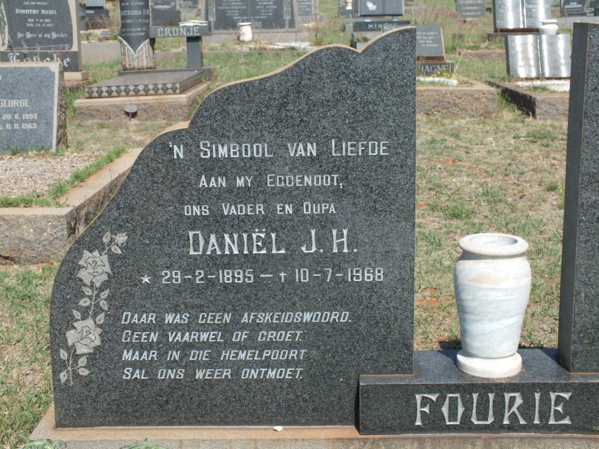 FOURIE Daniël J.H. 1895-1968 &amp; Dorethea Maria 1905-1980