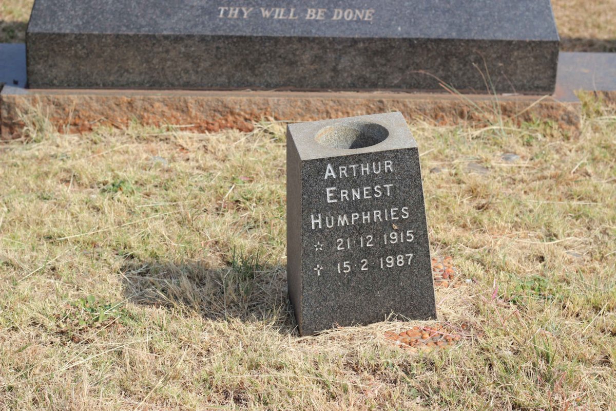 HUMPHRIES Arthur Ernest 1915-1987