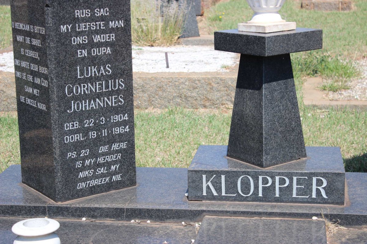 KLOPPER Lukas Cornelius Johannes 1904-1964 &amp; Anna Magrietha Elizabeth 1905-1985