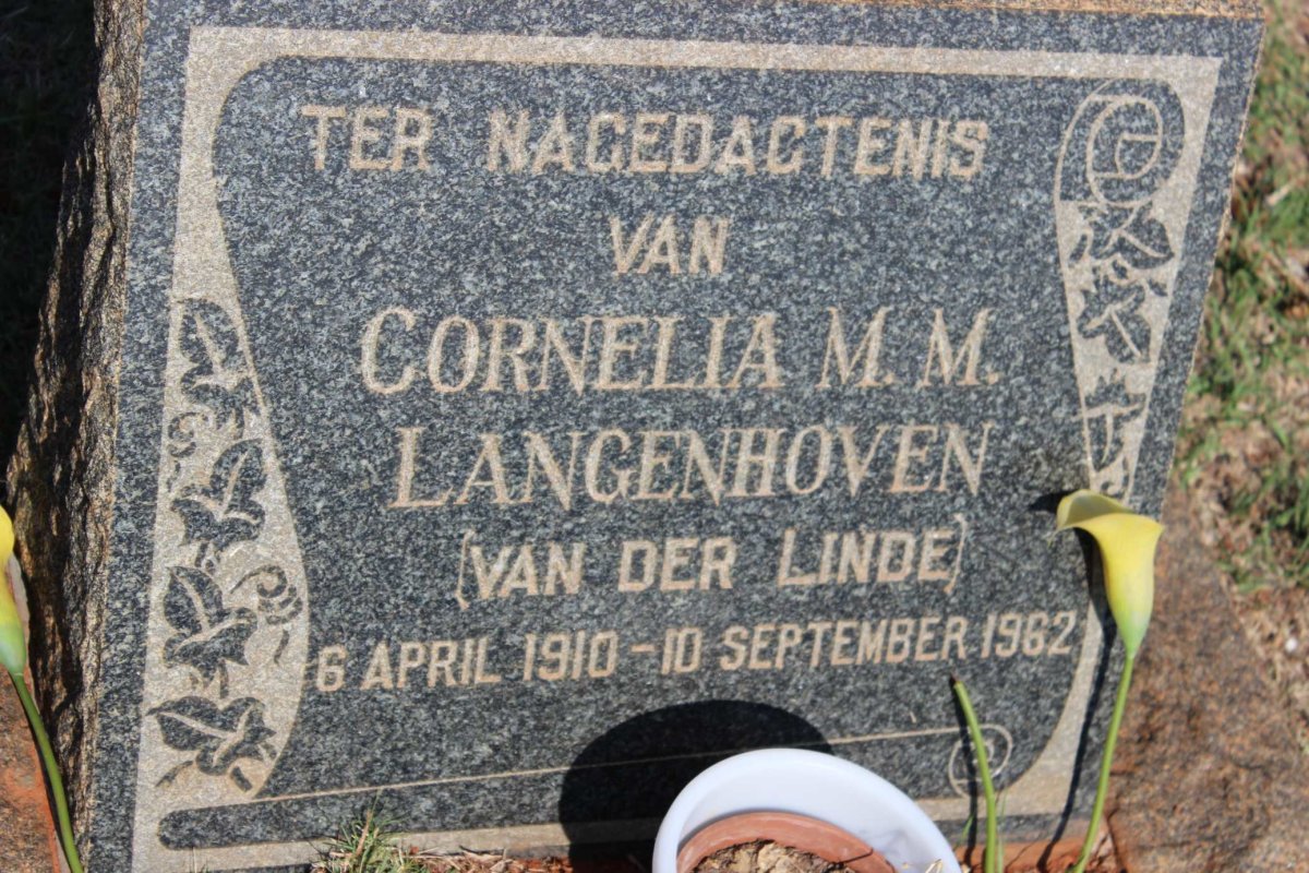LANGENHOVEN Cornelia M.M. nee VAN DER LINDE 1910-1962