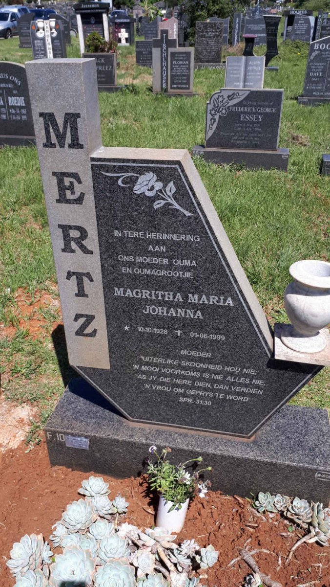 MERTZ Magritha Maria Johanna 1928-1999  ::  VAN DER MERWE Tinus 1963-2015