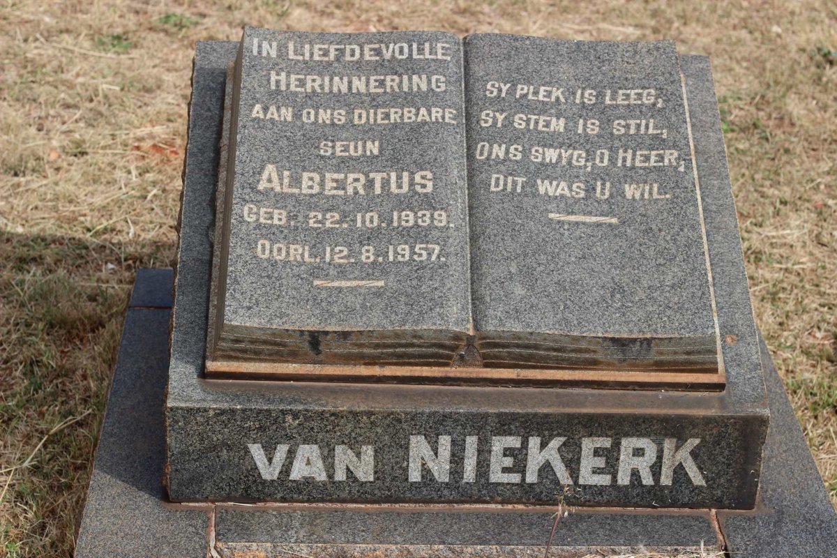 NIEKERK Albertus, van 1939-1957