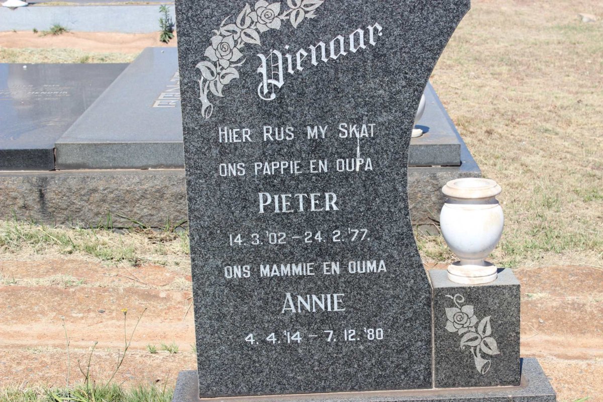 PIENAAR Pieter 1902-1977 &amp; Annie 1914-1980