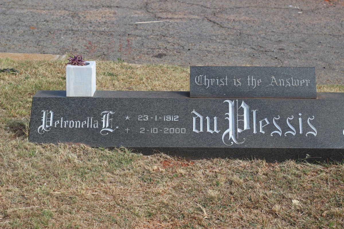 PLESSIS Pieter J., du 1909-2000 &amp; Petronella E. 1912-2000