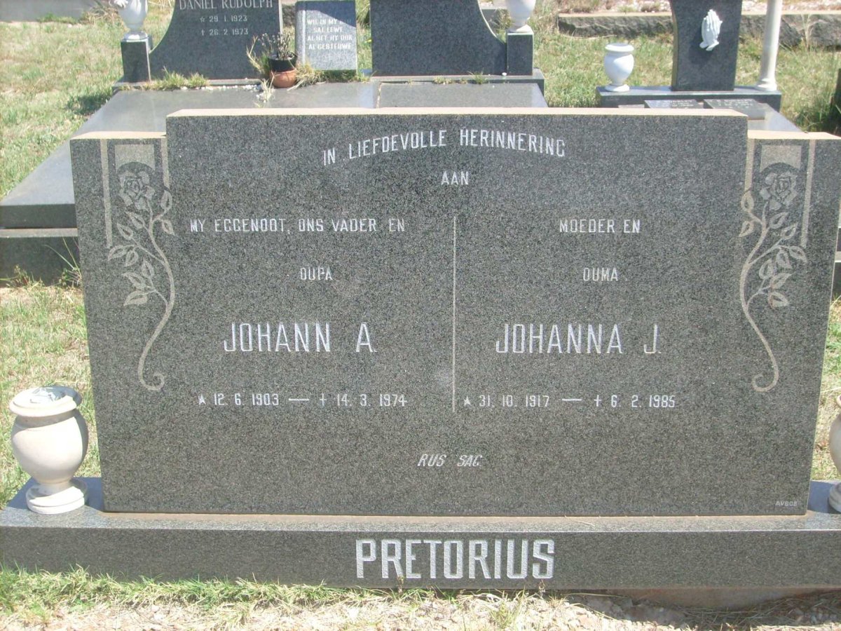 PRETORIUS Johann A. 1903-1974 &amp; Johanna J. 1917-1985
