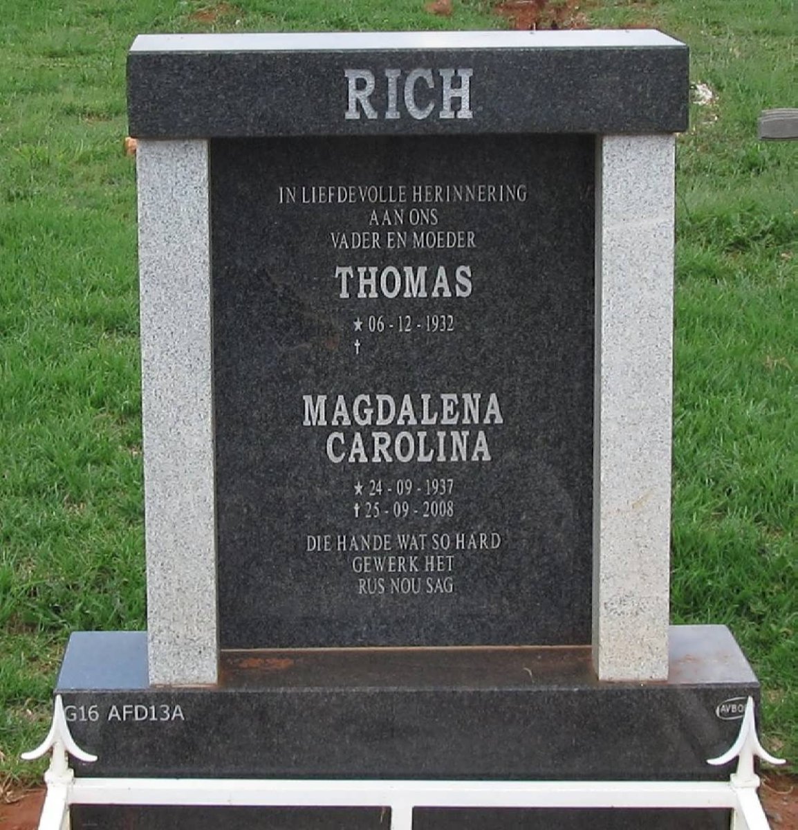 RICH Thomas 1932- &amp; Magdalena Carolina 1937-2008