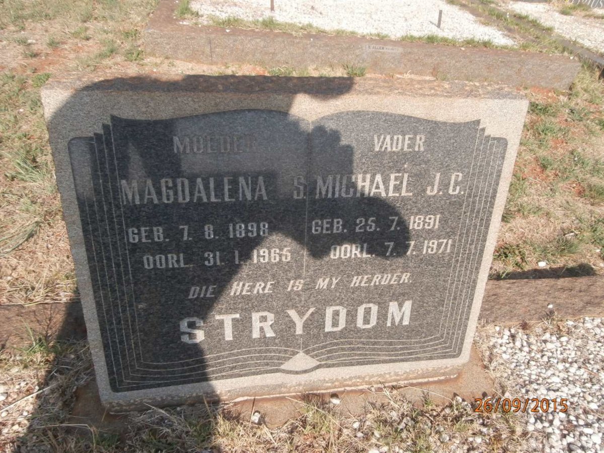 STRYDOM Michael J.C. 1891-1971 &amp; Magdalena 1898-1965