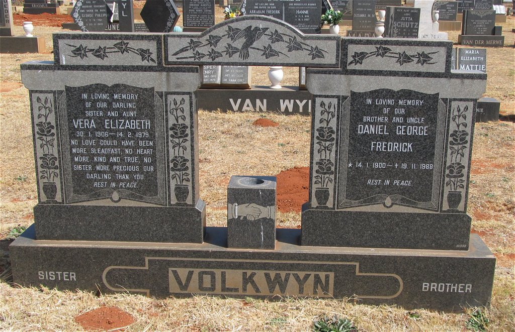 VOLKWYN Daniel George Frederick 1900-1988 :: VOLKWYN Vera Elizabeth 1906-1979