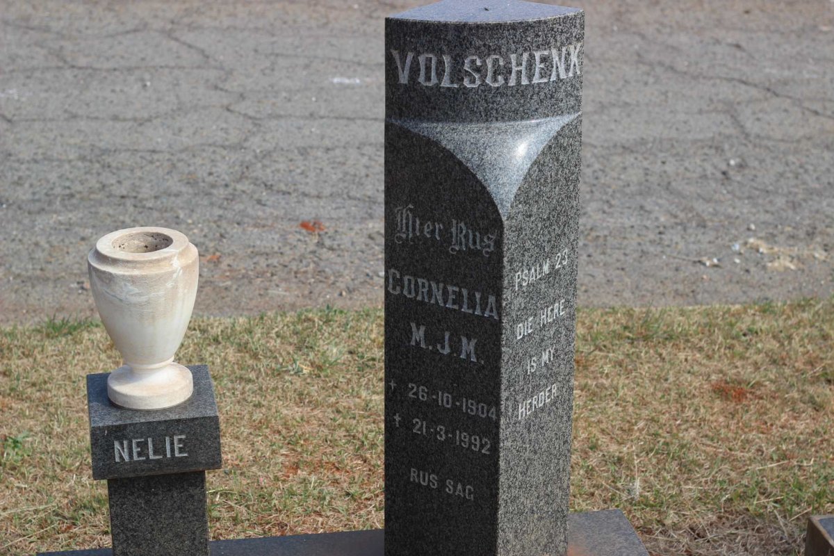 VOLSCHENK Cornelia M.J.M. 1904-1992
