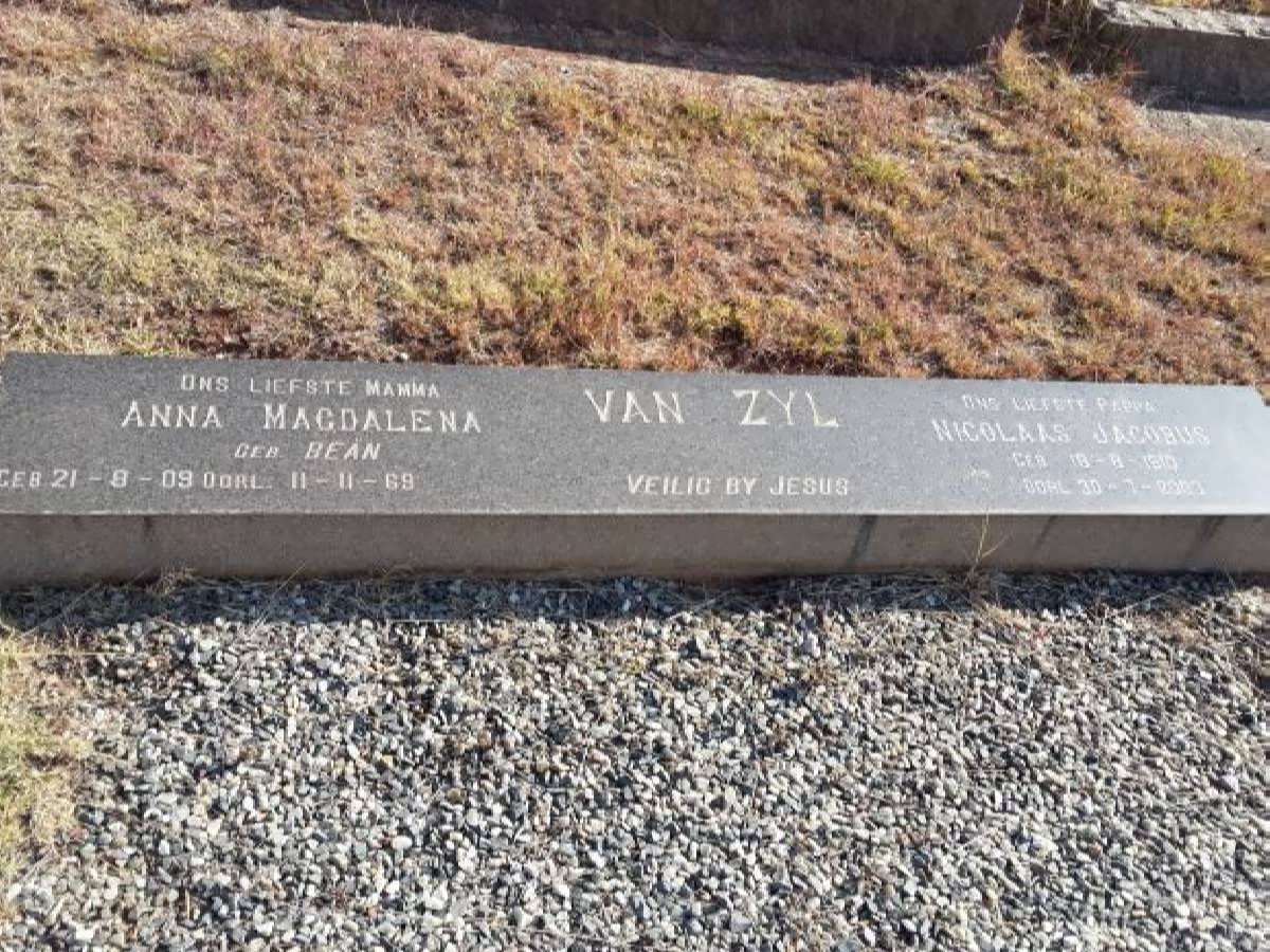 ZYL Nicolaas Jacobus, van 1910-2003 &amp; Anna Magdalena BEAN 1909-1969