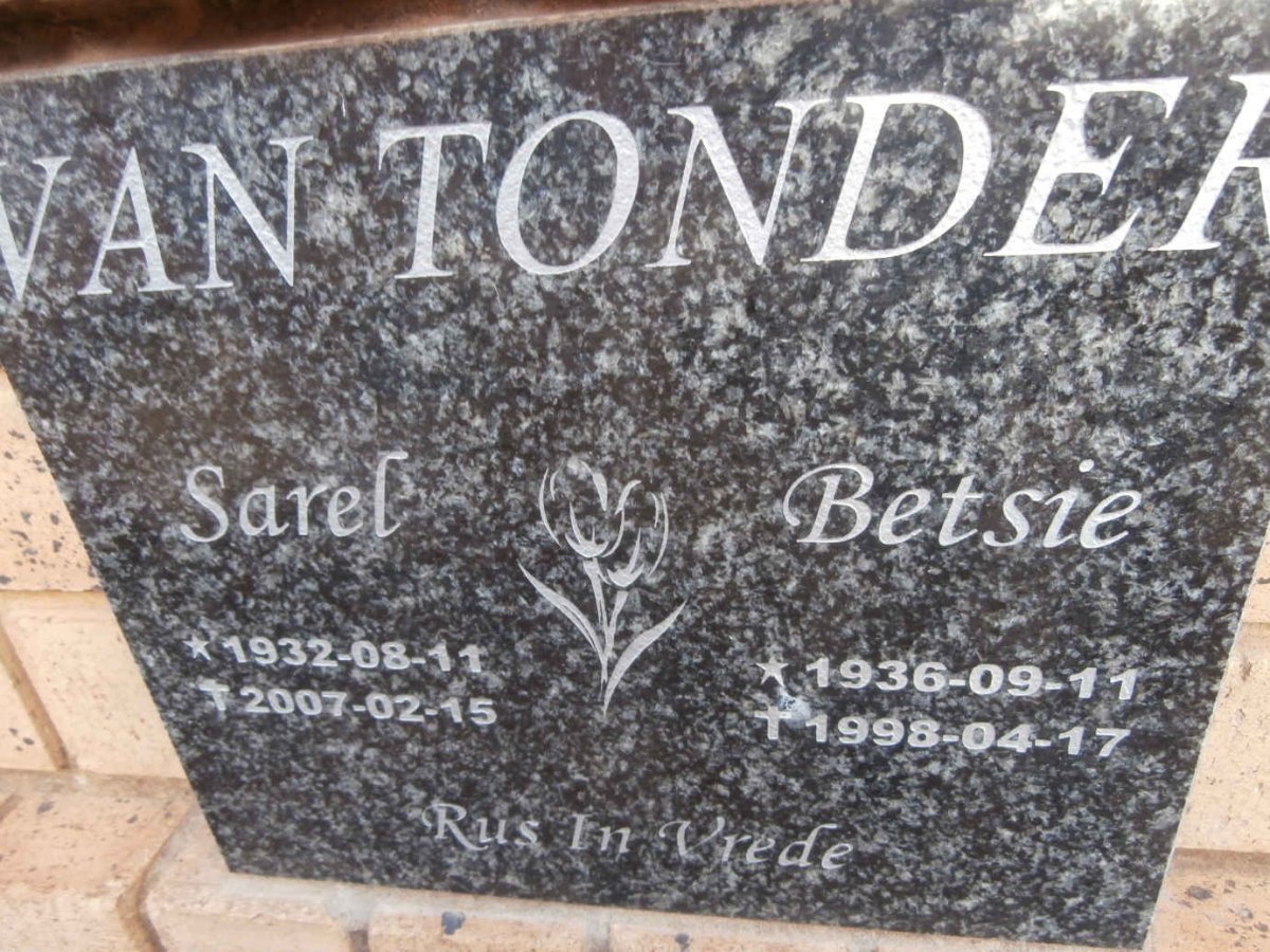 TONDER Sarel, van 1932-2007 &amp; Betsie 1936-1998
