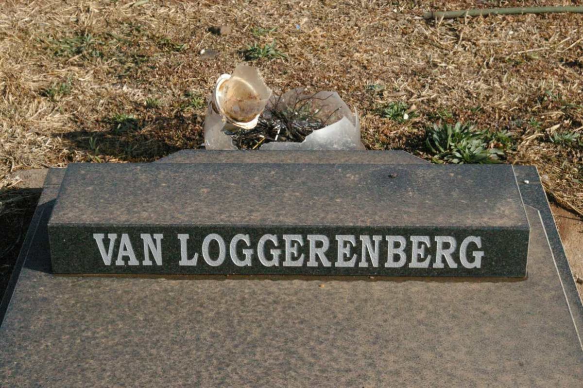 LOGGERENBERG Hans, van 1927-2004 &amp; Anna 1930-