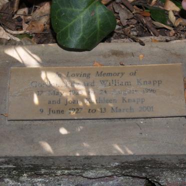 KNAPP Gordon Edward 1923-1996 &amp; Joan Kathleen 1927-2001