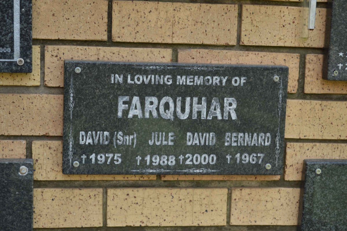 FARQUHAR David -1975 :: FARQUHAR Jule -1988 :: FARQUHAR David -2000 :: FARQUHAR Bernard -1967