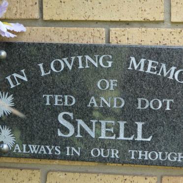 SNELL Ted &amp; Dot