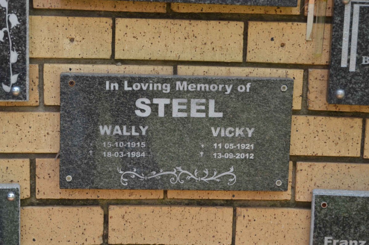 STEEL Wally 1915-1984 &amp; Vicky 1921-2012