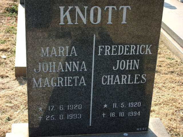 KNOTT Frederick John Charles 1920-1994 &amp; Maria Johanna Magrieta 1920-1993