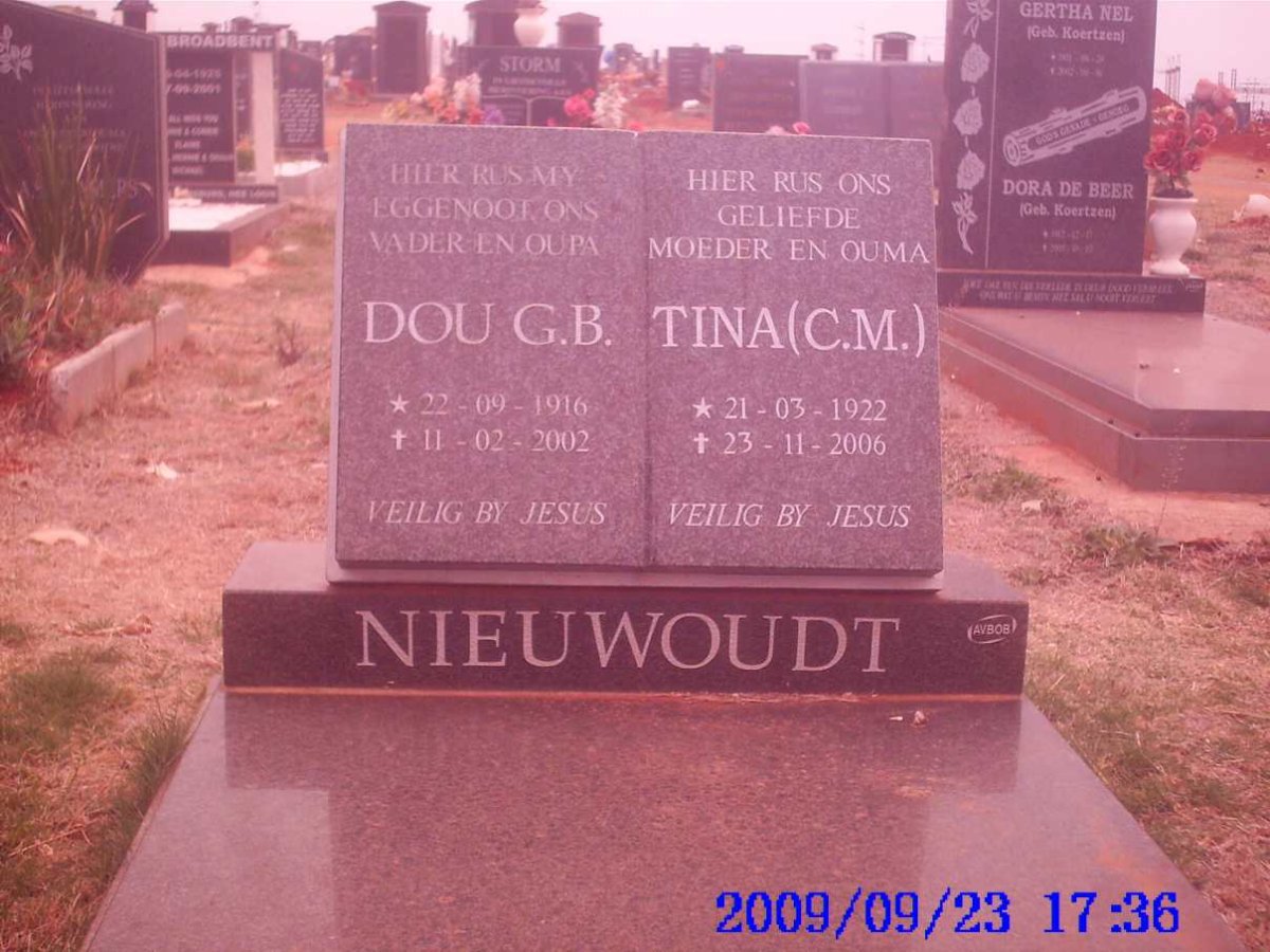 NIEUWOUDT  G.B.  1916-2002 &amp; C.M. 1922-2006