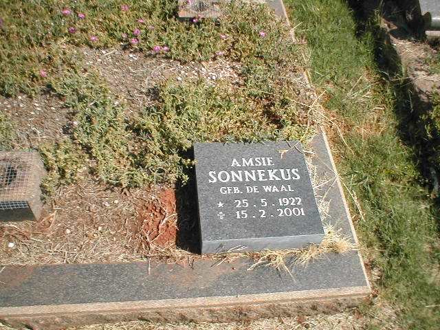 SONNEKUS Amsie nee DE WAAL 1922-2001