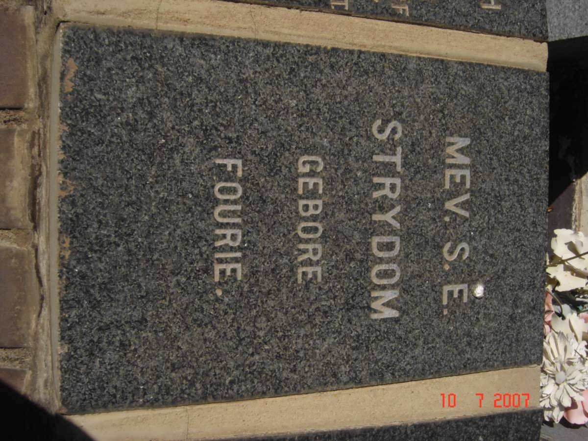 STRYDOM S.E. nee Fourie