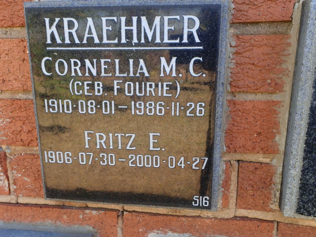 KRAEHMER Fritz E. 1906-2000 &amp; Cornelia M.C. FOURIE 1910-1986