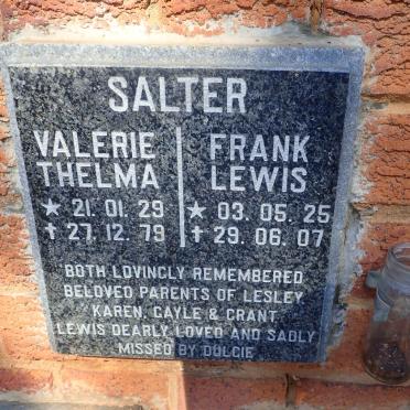 SALTER Frank Lewis 1925-2007 &amp; Valerie Thelma 1929-1979