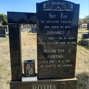 BOTHA Johannes J. 1892-1968 &amp; Magrietha J. 1894-1982