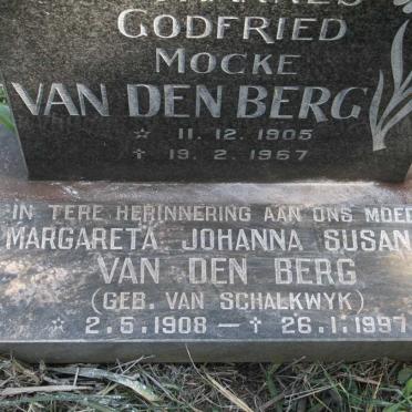 BERG Johannes Godfried Mocke, van den 1905-1967 & Margareta Johanna Susanna VAN SCHALKWYK 1908-1997_2