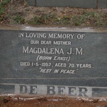 BEER Magdalena J.M., de nee ERNST -1957