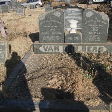 BERG Daniel Jacobus, van den 1879-1957 & Johanna H.S. VAN WYK 1885-1955 :: BERG Daniel Jacobus, van den 1916-1996_1