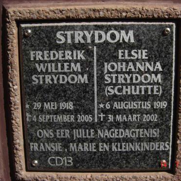 STRYDOM Frederik Willem 1918-2005 &amp; Elsie Johanna SCHUTTE 1919-2002