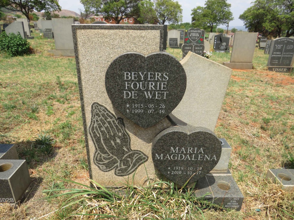 ? Beyers Fourie De Wet 1915-1999 & Maria Magdalena 1919-2010