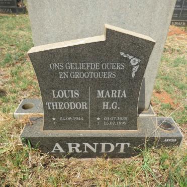 ARNDT Louis Theodor 1944- & Maria H.G. 1935-1999