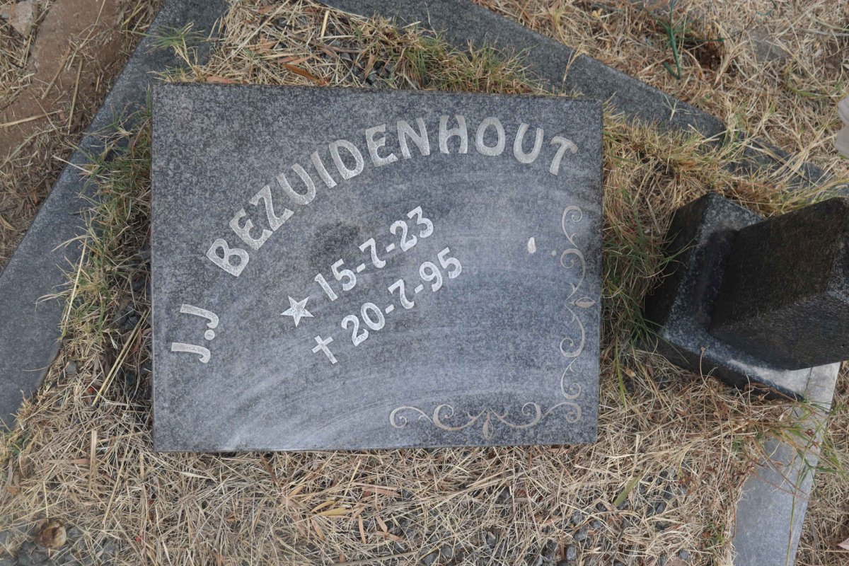 BEZUIDENHOUT J.J. 1923-1995