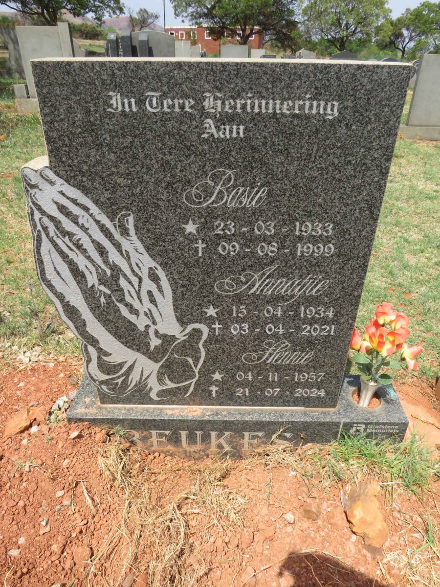 BEUKES Basie 1933-1999 :: BEUKES Annatjie 1934-2021 :: BEUKES Hennie 1957-2024