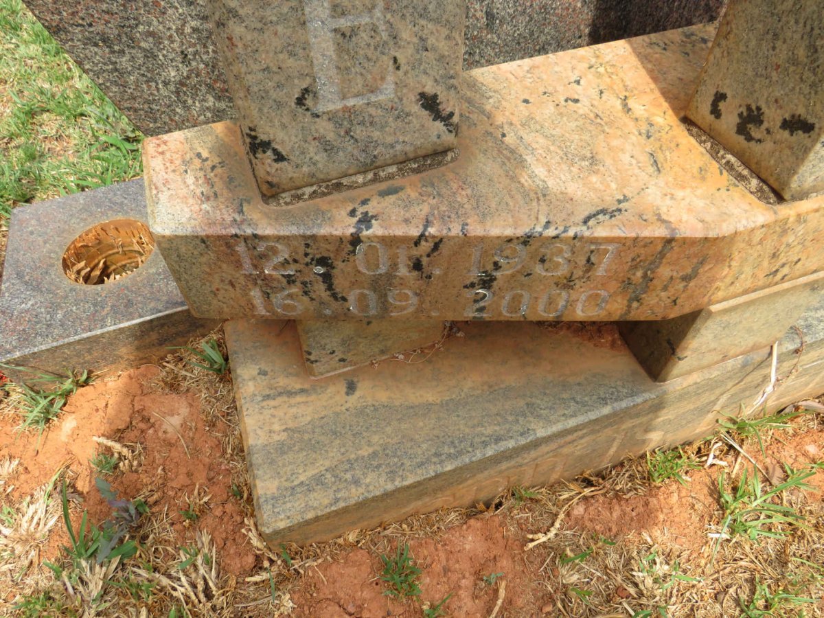 BOTHA Tokkie 1937-2000 & Tienie 1926- _2