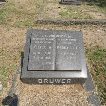 BRUWER Pieter W. 1893-1966 & Margaret E. 1903-1995
