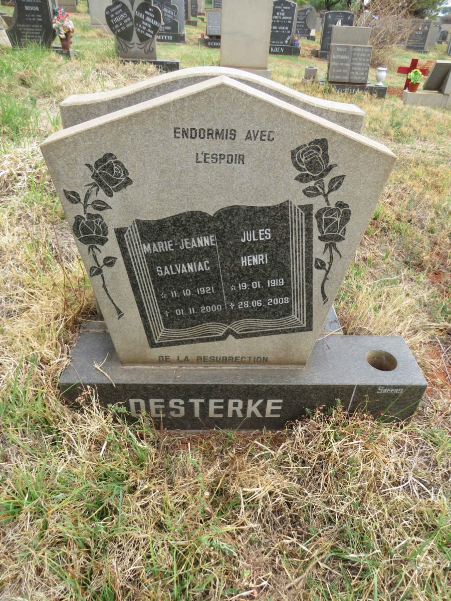 DESTERKE Jules Henri 1919-2008 & Marie-Jeanne SALVANIAC 1921-2000
