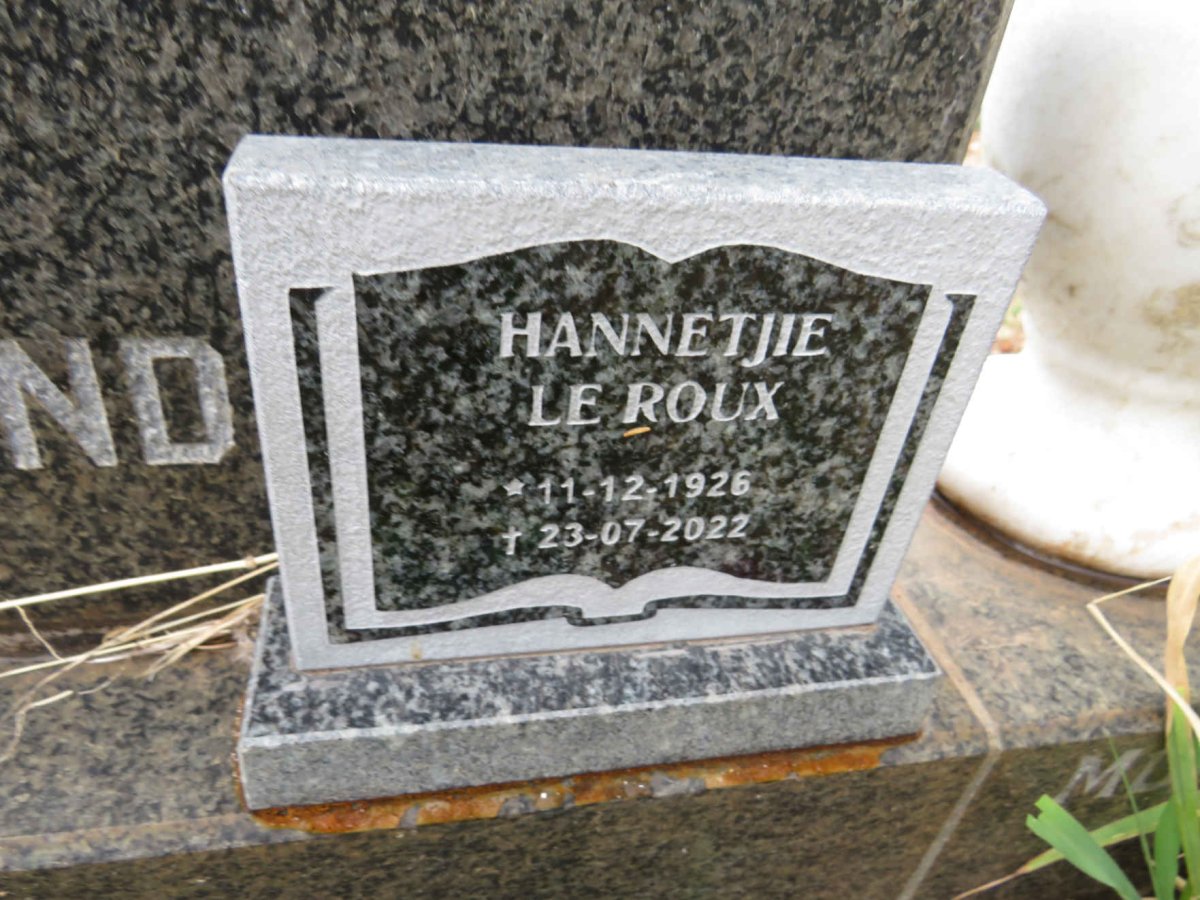 DOMAN Daniel Petrus 1948-2001 :: DOMAN Willem Phillipus 1957-2005 :: LE ROUX Hannetjie 1926-2022 _2